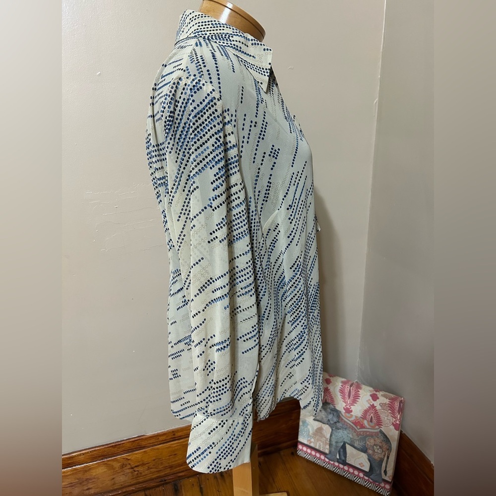 Sheer Office Career Wear Button Down With A Ruffle Front Detain Blouse Size 18 — image 4 of 8